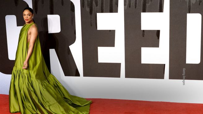 go to Tessa Thompson ist der Hingucker auf dem roten Teppich