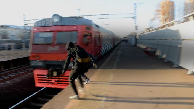 go to Trainhopping: Für den Kick riskieren sie ihr Leben